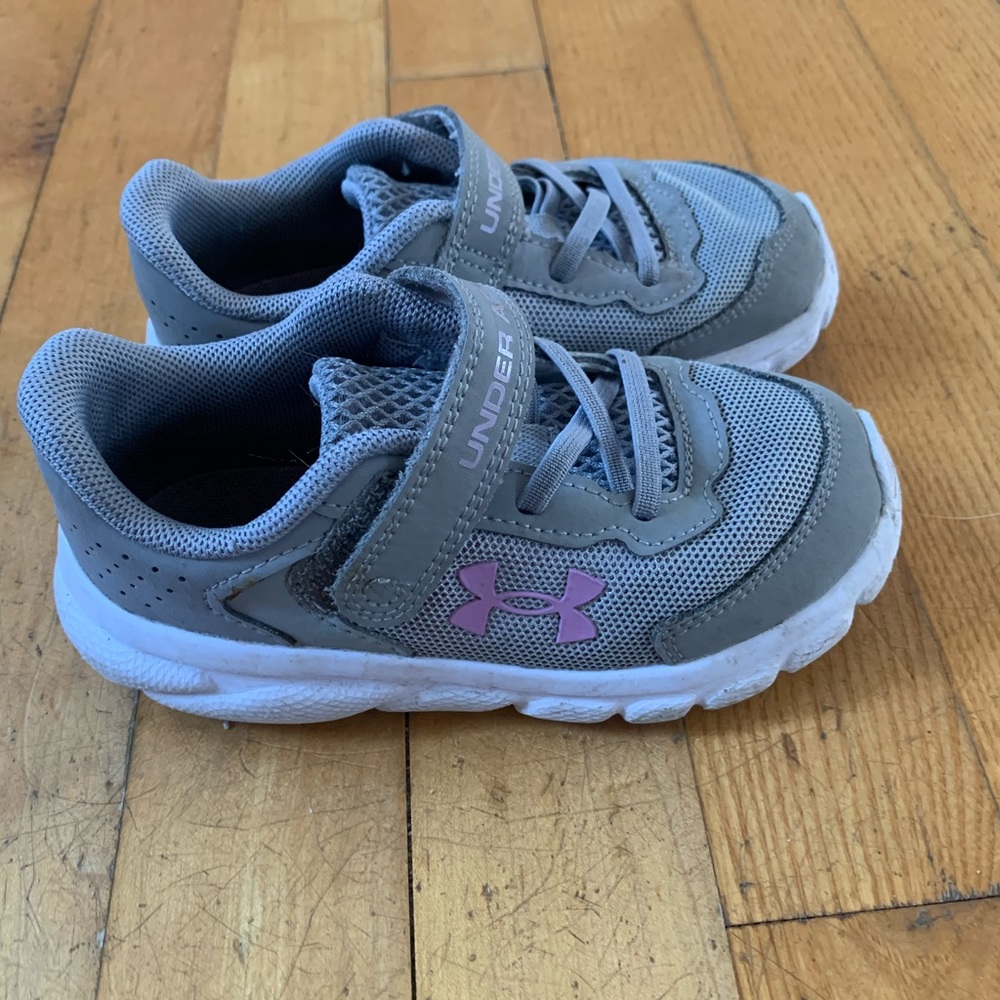 Under armour toddler girl size 8 athletic shoes